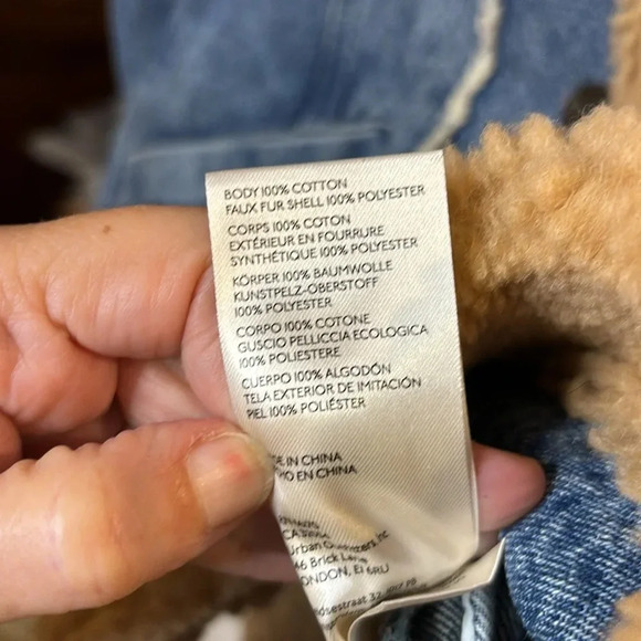 NWT women’s FREE PEOPLE blue denim jacket with faux fur trim size small - Picture 5 of 9